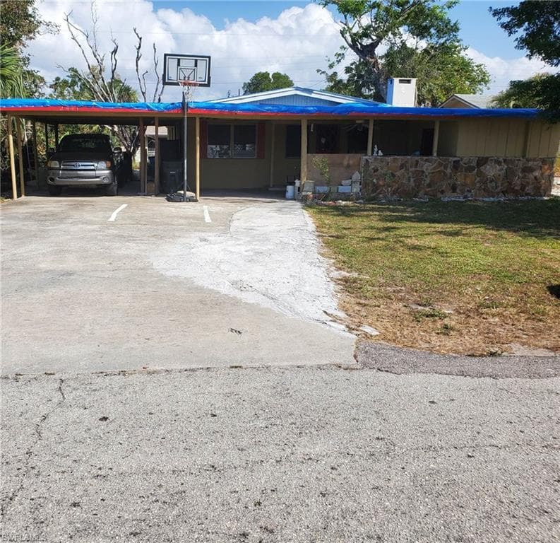 2441 Welch ST FORT MYERS, FL 33901