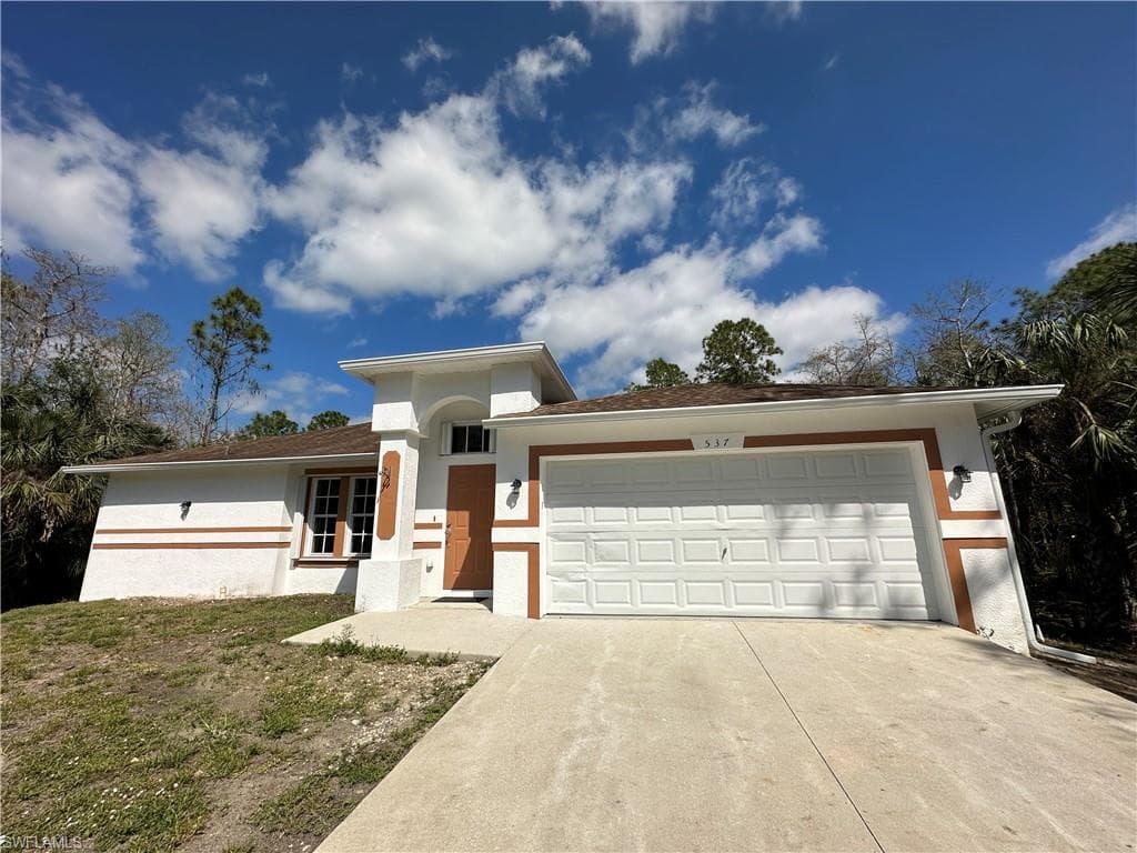 537 41st AVE NE NAPLES, FL 34120
