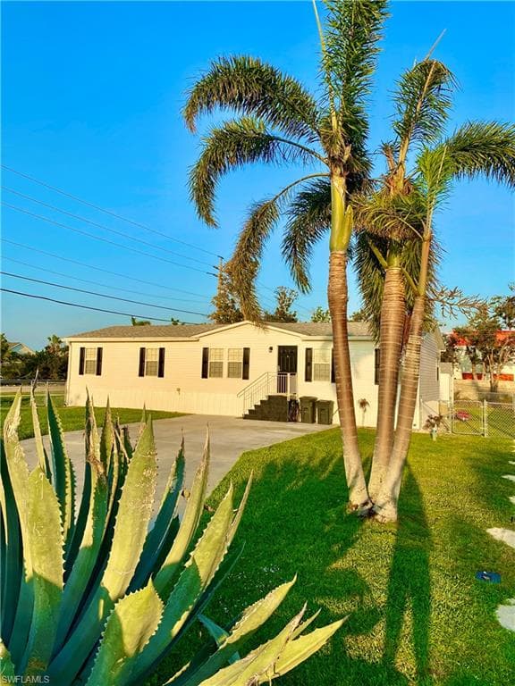16021 Siesta DR FORT MYERS, FL 33908