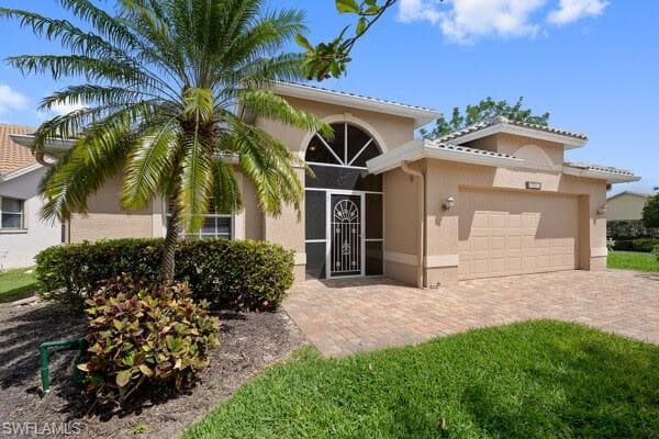 8004 Breton CIR FORT MYERS, FL 33912