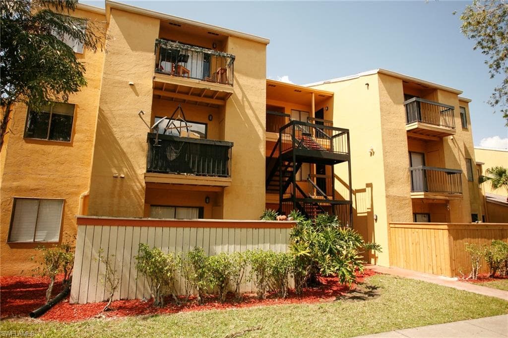 2865 Winkler AVE 411 FORT MYERS, FL 33916