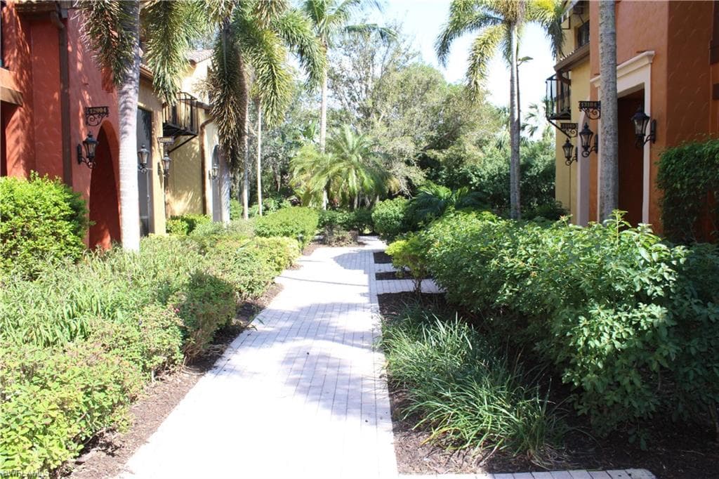9146 Chula Vista ST 129-3 NAPLES, FL 34113