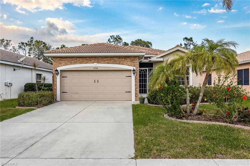 2728 Blue Cypress Lake CT CAPE CORAL, FL 33909