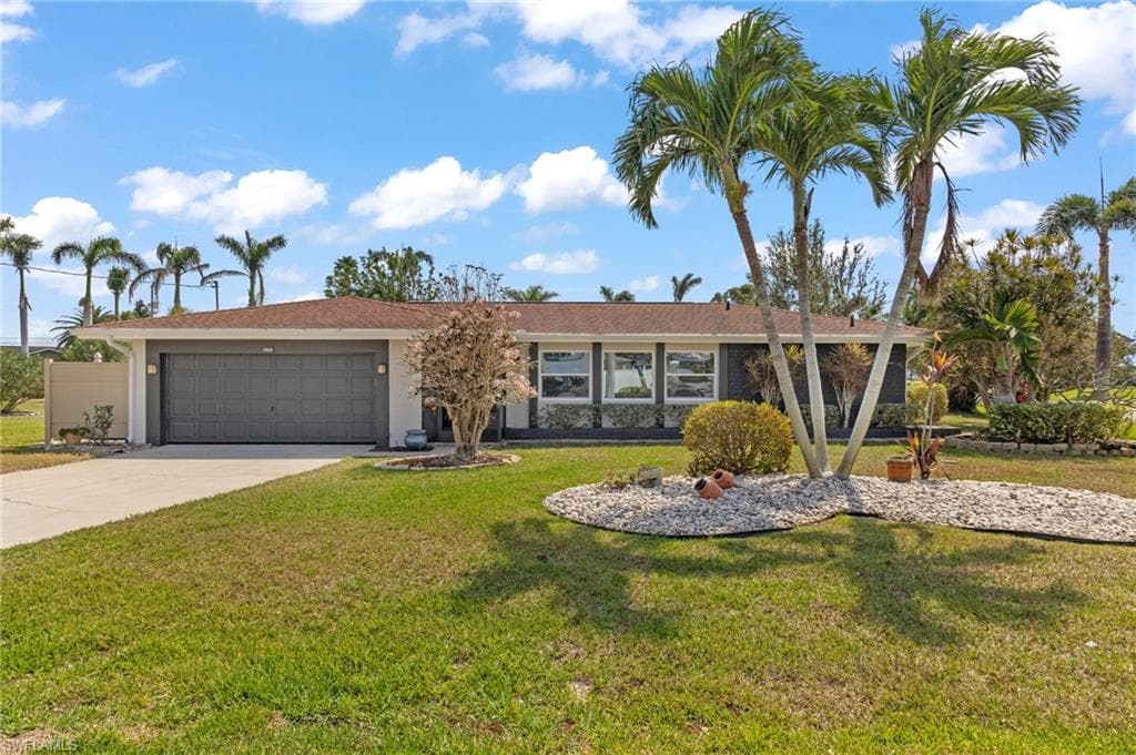 3905 SE 20th PL CAPE CORAL, FL 33904