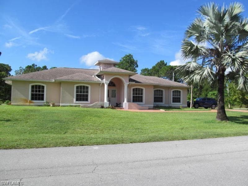 4207 35th ST SW LEHIGH ACRES, FL 33976