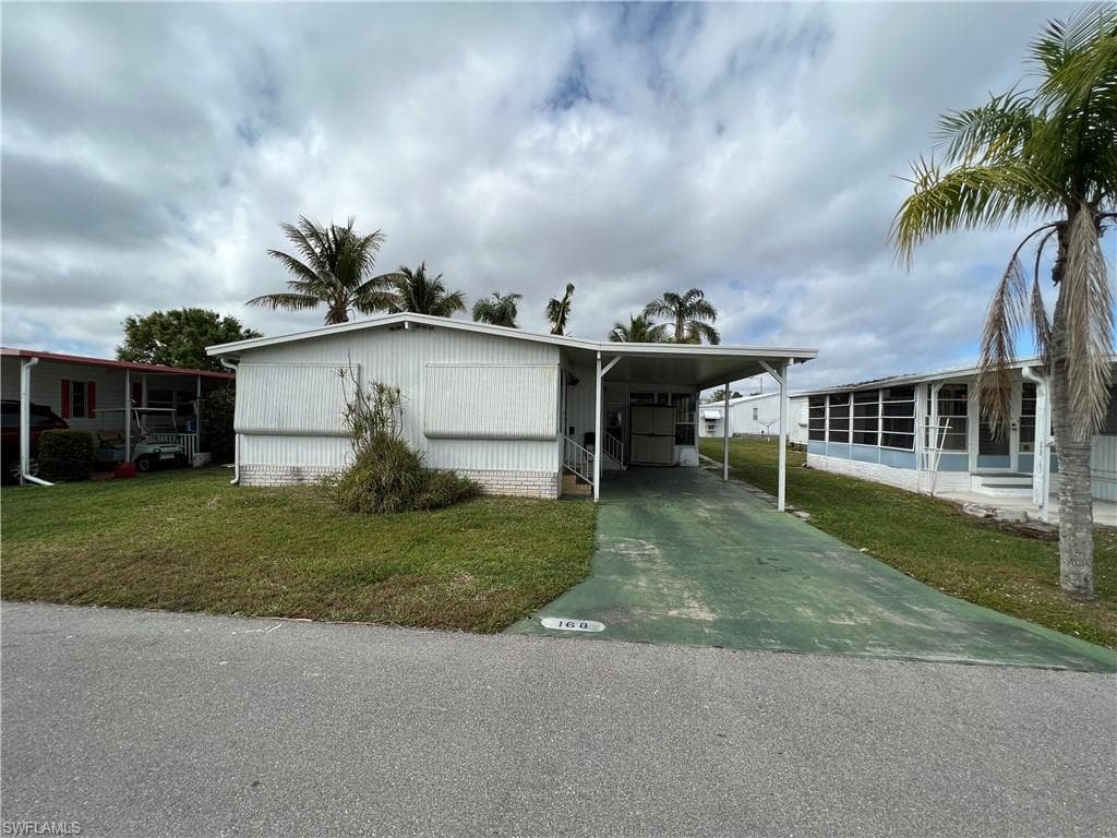 168 Siesta LN FORT MYERS, FL 33905