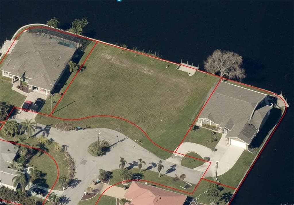 328 NE 20th CT CAPE CORAL, FL 33909