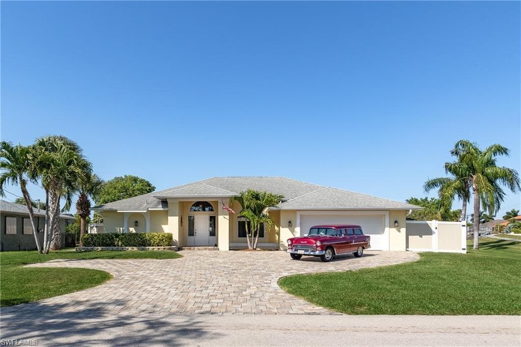 1453 Wellington CT CAPE CORAL, FL 33904