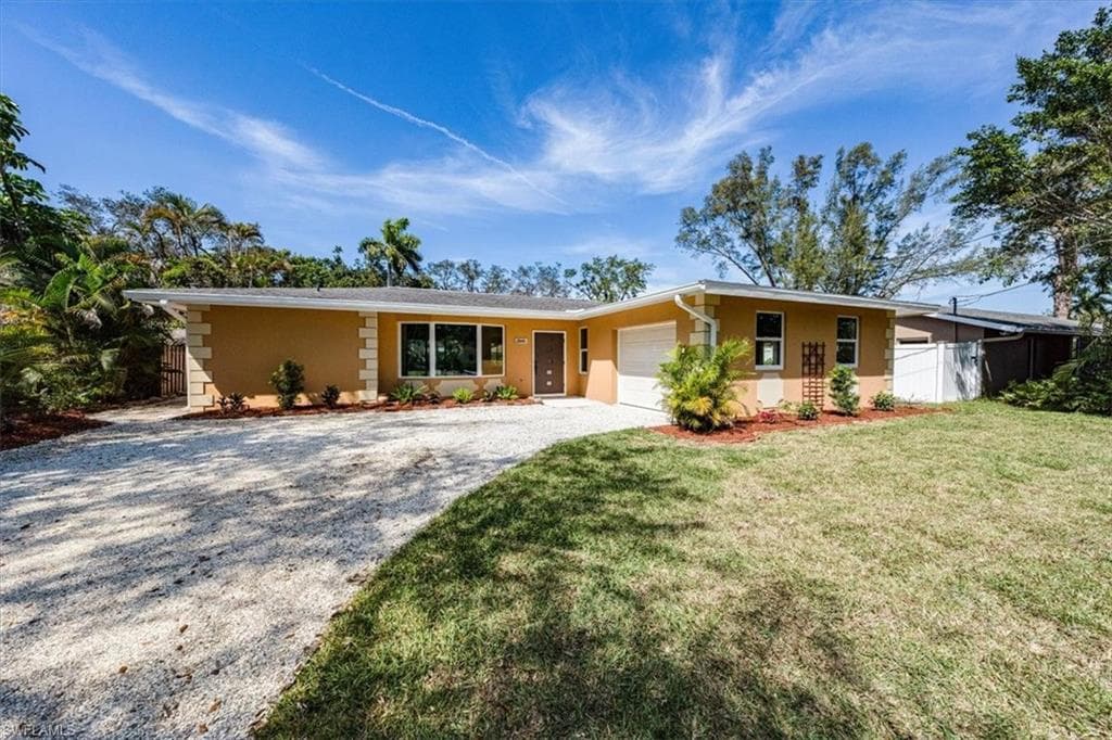 2545 Dawn CIR NAPLES, FL 34103
