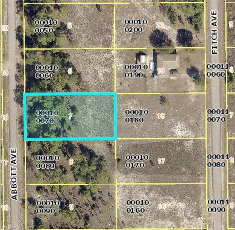 810 Abbott AVE LEHIGH ACRES, FL 33972