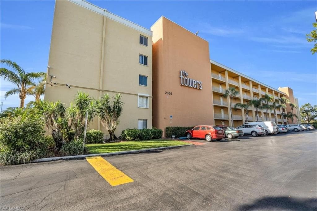 2366 E Mall DR 106 FORT MYERS, FL 33901