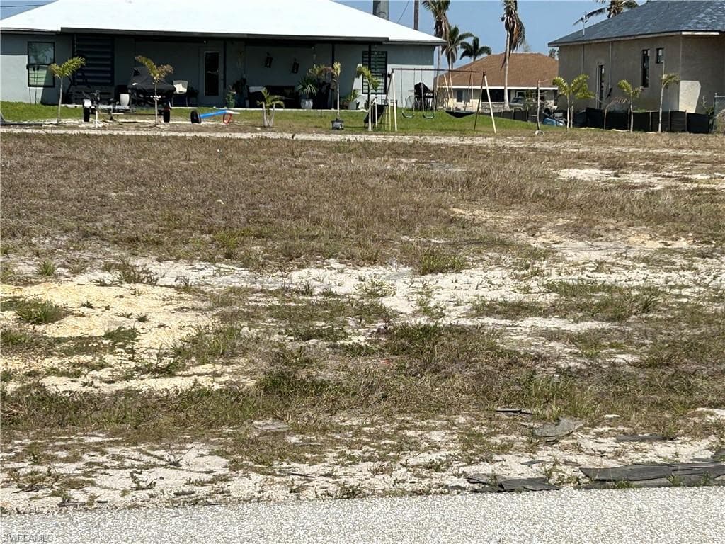 215 NW 23rd TER CAPE CORAL, FL 33993