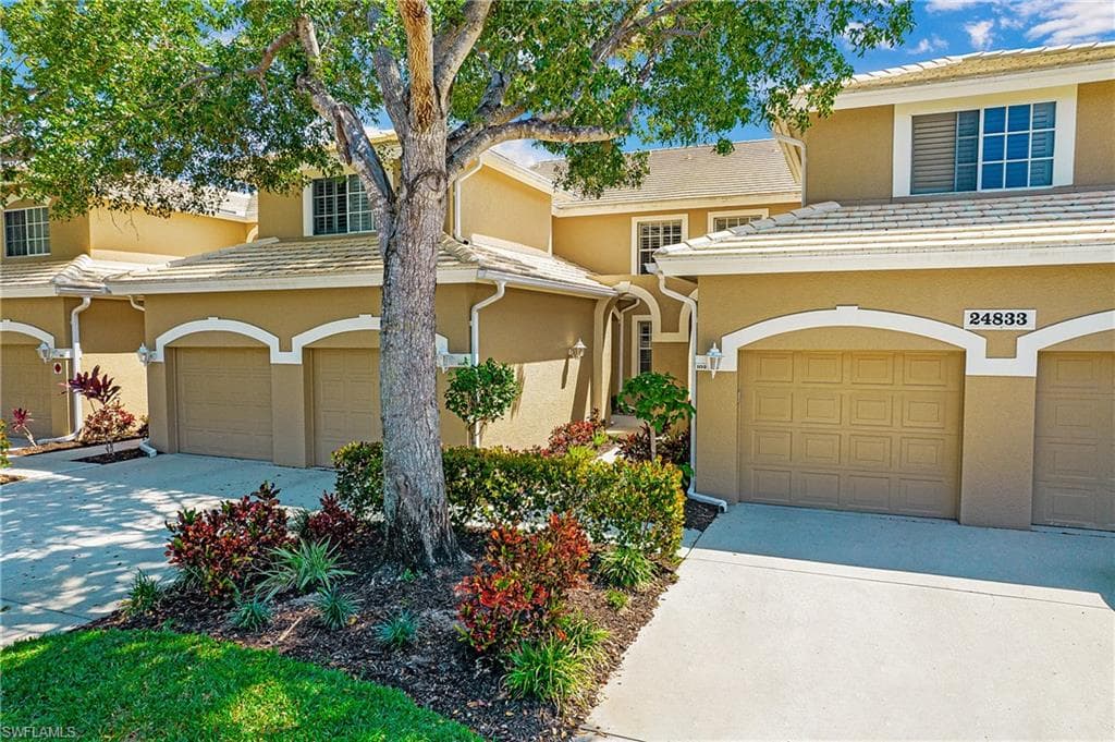 24833 Lakemont Cove LN 103 BONITA SPRINGS, FL 34134