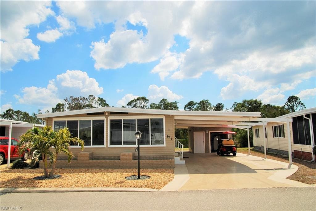 421 Snead DR NORTH FORT MYERS, FL 33903
