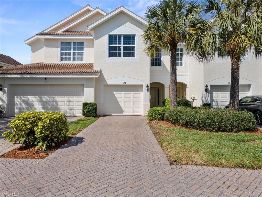 1047 Albany CT 215 NAPLES, FL 34105