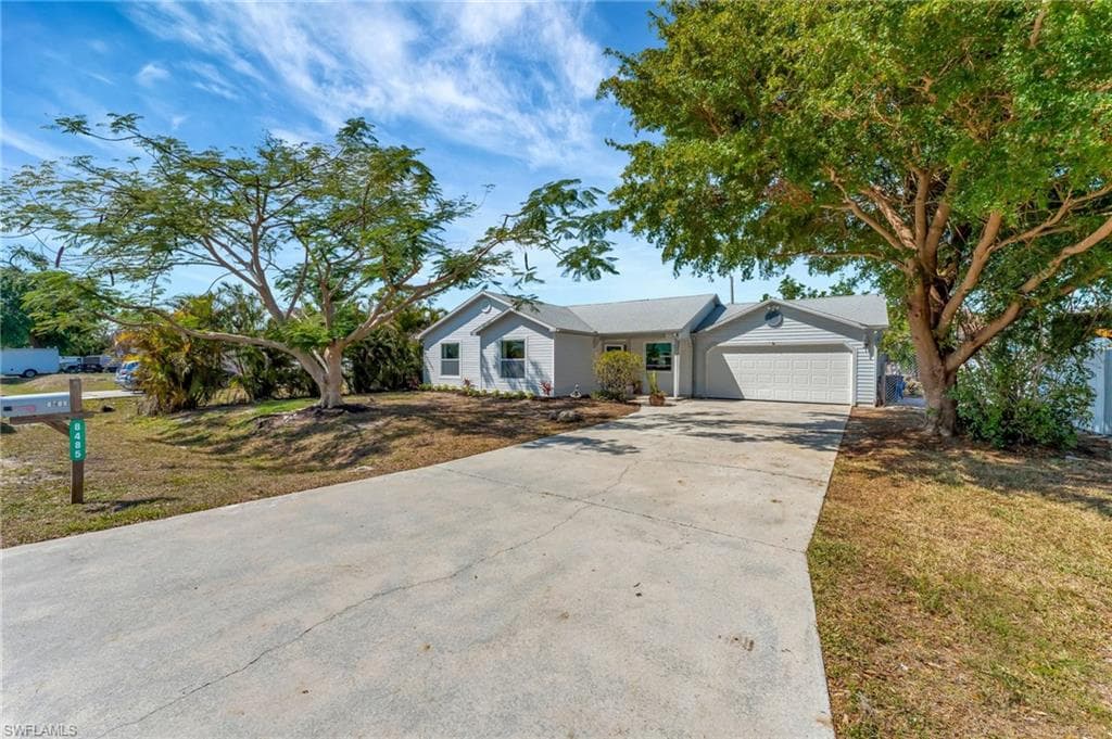 8485 Coral DR FORT MYERS, FL 33967