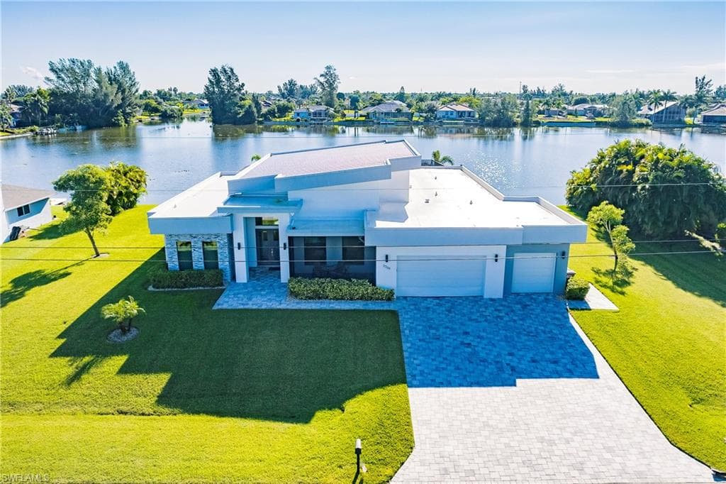 3709 15th PL CAPE CORAL, FL 33914
