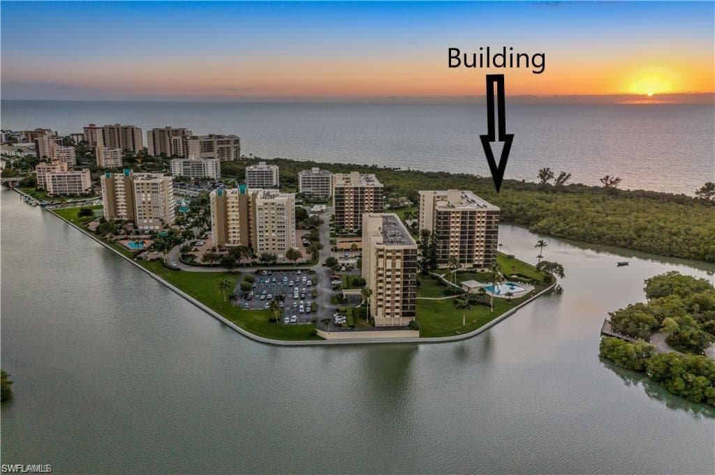 15 Bluebill AVE 805 NAPLES, FL 34108