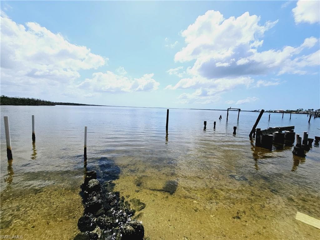 4225-4227 Pine Island RD NW MATLACHA, FL 33993