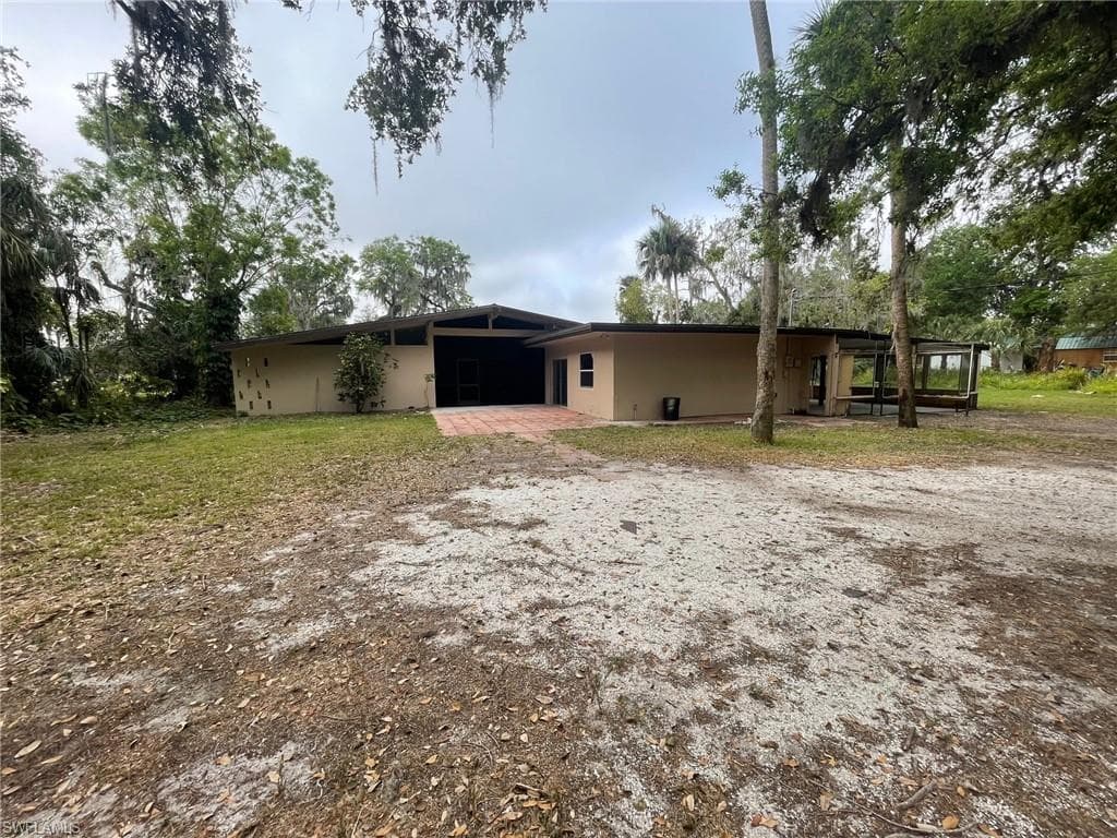4749 County Rd 78 FORT DENAUD, FL 33935