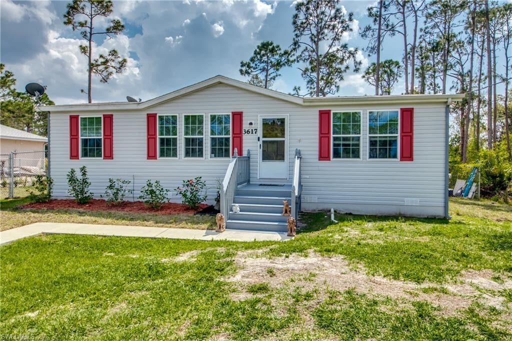 3617 66th ST W LEHIGH ACRES, FL 33971