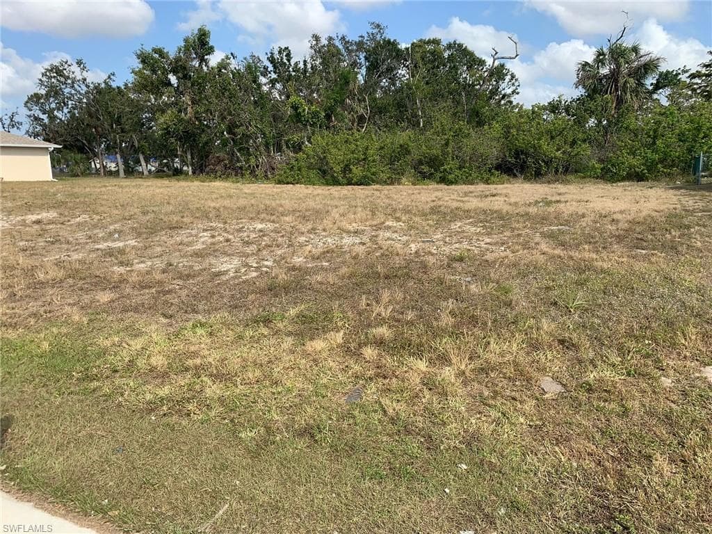 1901 NE 6th ST CAPE CORAL, FL 33909