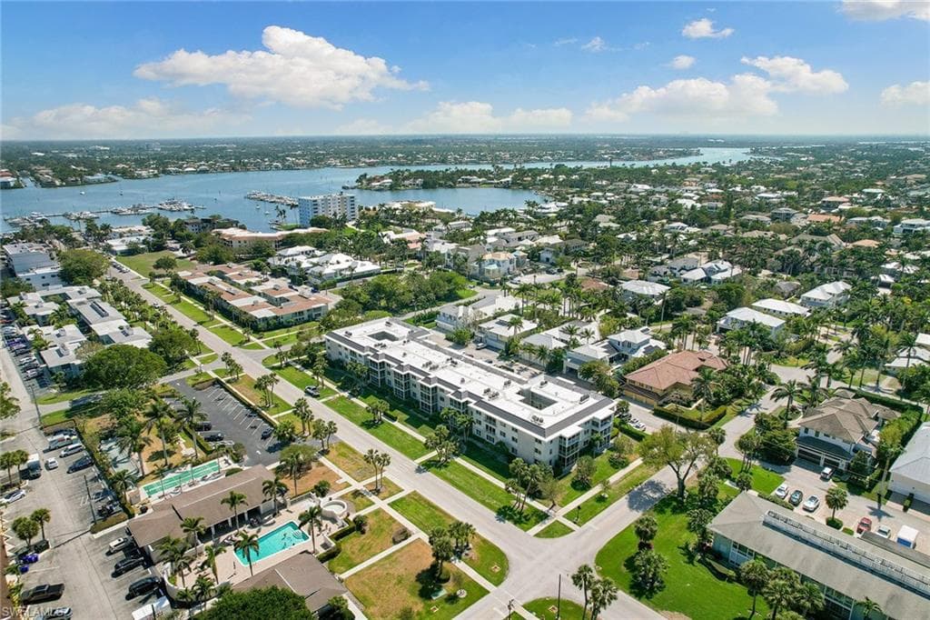 576 12th AVE S 576 NAPLES, FL 34102