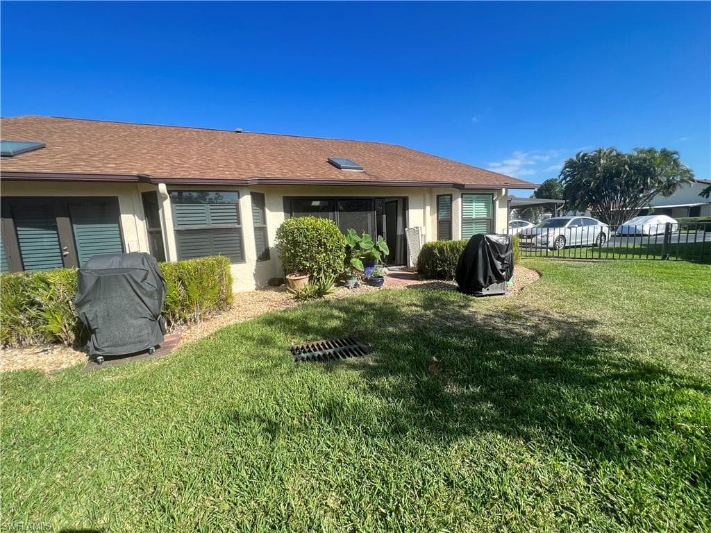 10801 Queen Anne LN 201 NAPLES, FL 34109