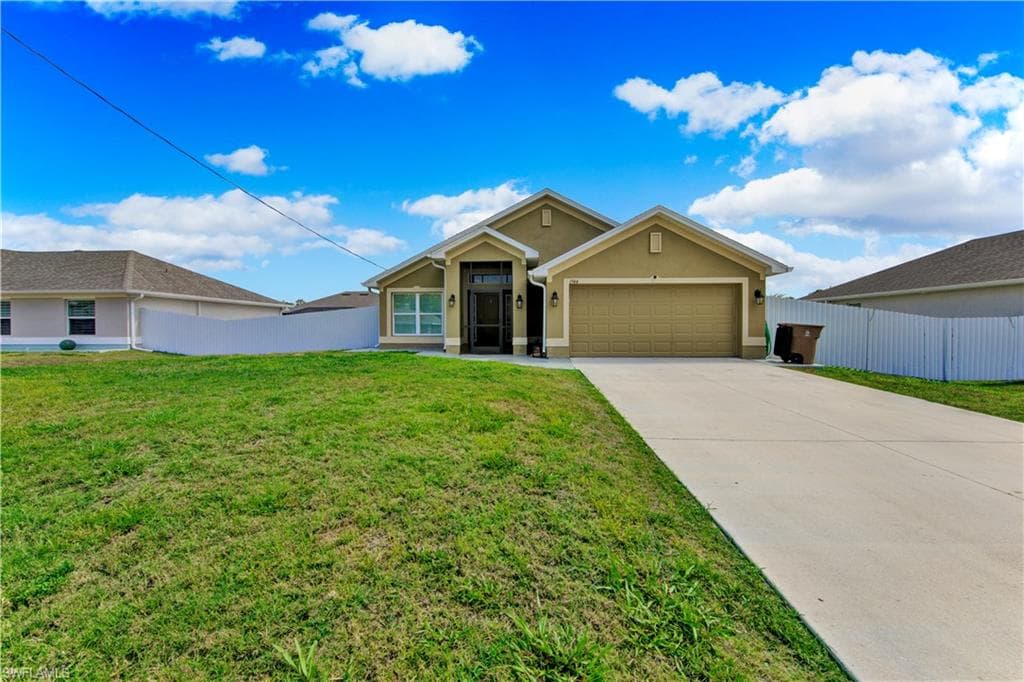 1944 Redmont AVE LEHIGH ACRES, FL 33972