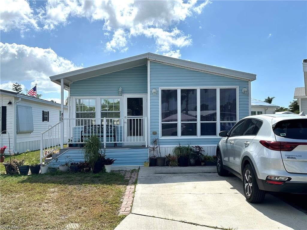4751 Lafayette LN W ESTERO, FL 33928