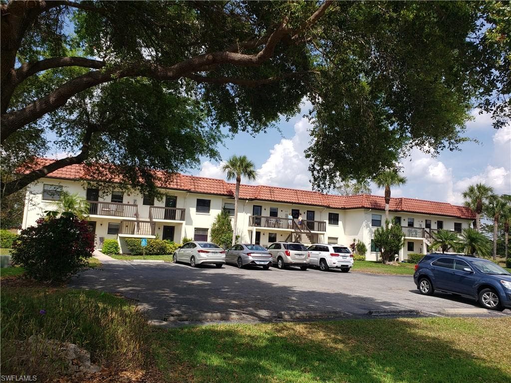 4226 27th CT SW 102 NAPLES, FL 34116
