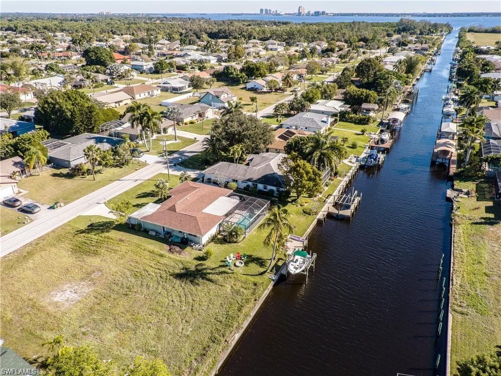 2130 SE 15th TER CAPE CORAL, FL 33990
