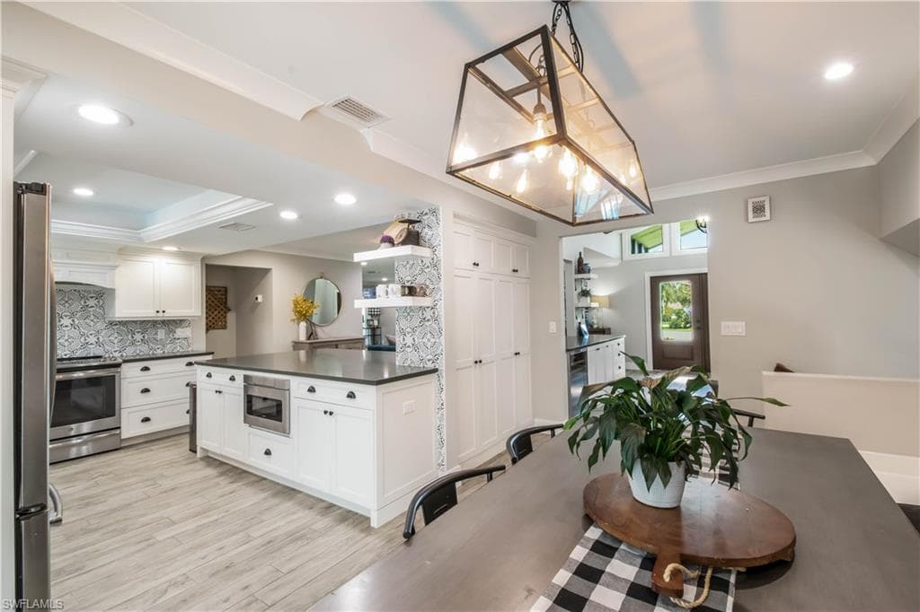6451 Morgan La Fee LN FORT MYERS, FL 33912