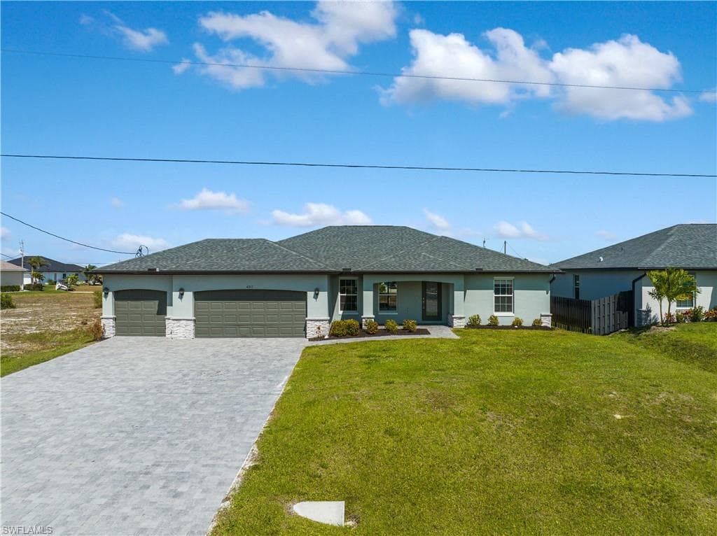 4211 NW 32nd LN CAPE CORAL, FL 33993