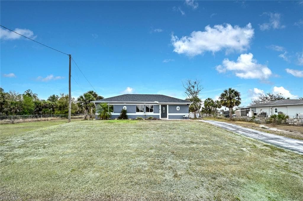2735 29th AVE NE NAPLES, FL 34120