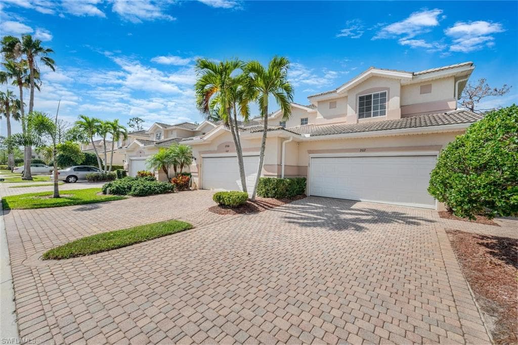 23300 Coconut Island DR 202 ESTERO, FL 34134