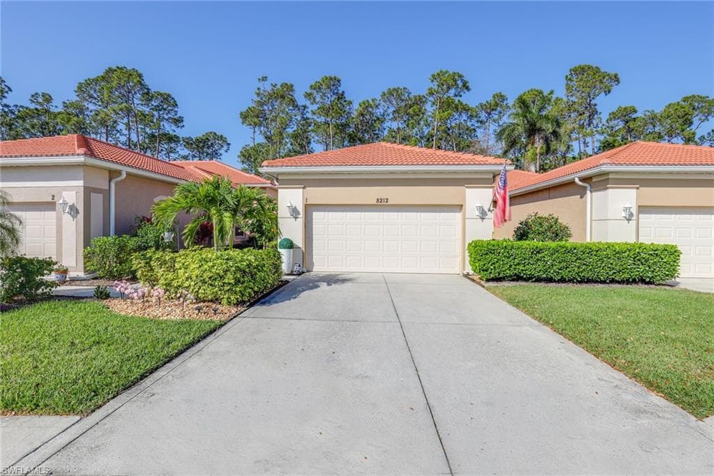 8212 Sanctuary DR 94-1 NAPLES, FL 34104