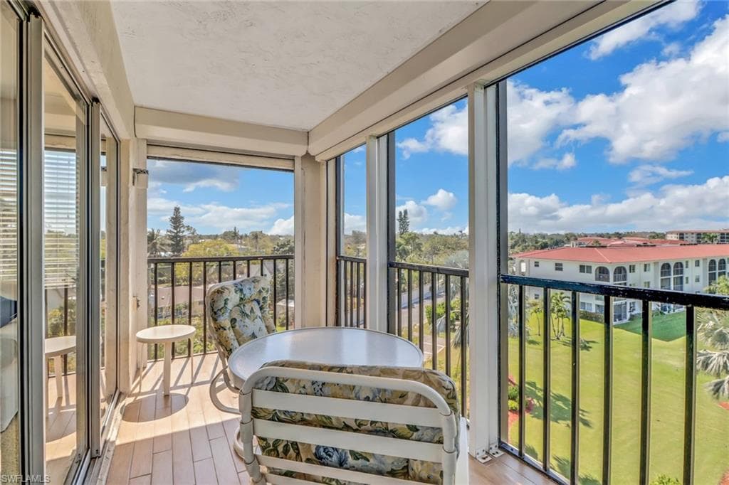 37 High Point CIR E 501 NAPLES, FL 34103