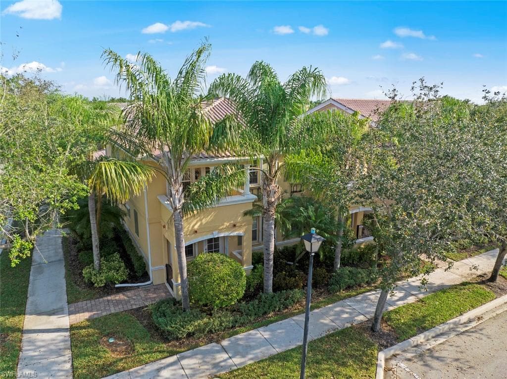 15562 Latitude DR BONITA SPRINGS, FL 34135