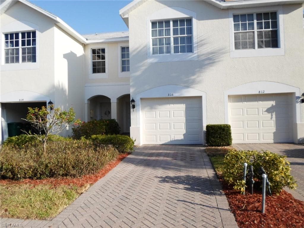 808 Hampton CIR NAPLES, FL 34105