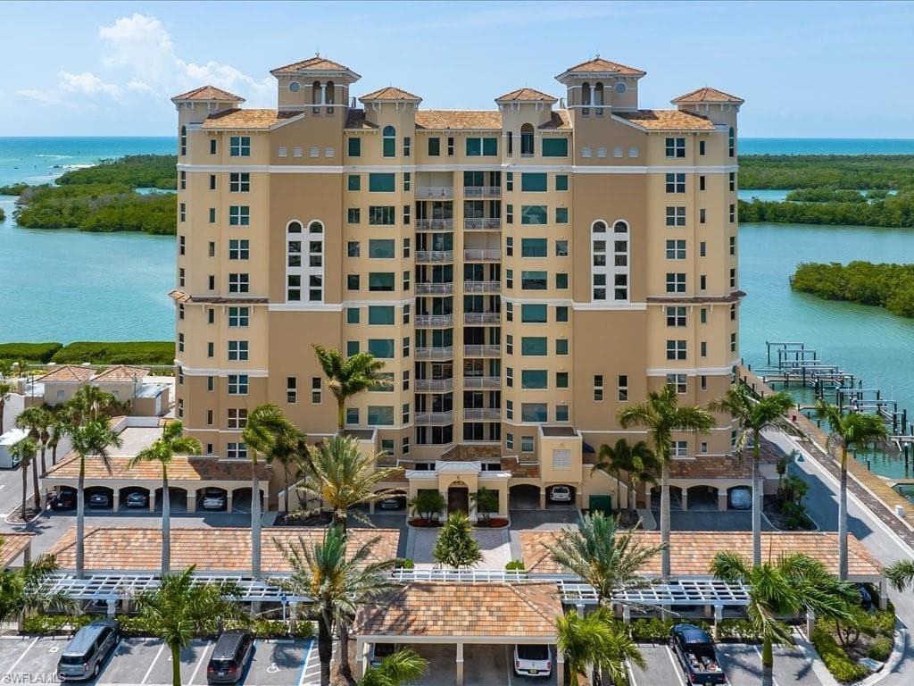 445 Dockside DR A-704 NAPLES, FL 34110