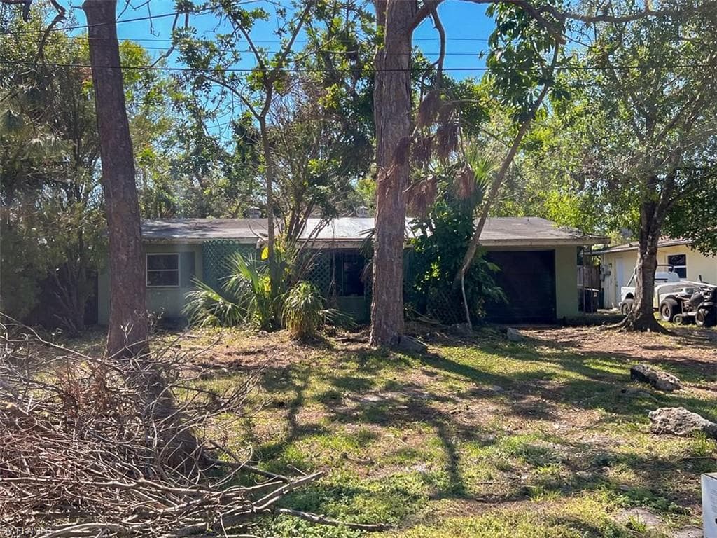 569 Tangelo CT NORTH FORT MYERS, FL 33903