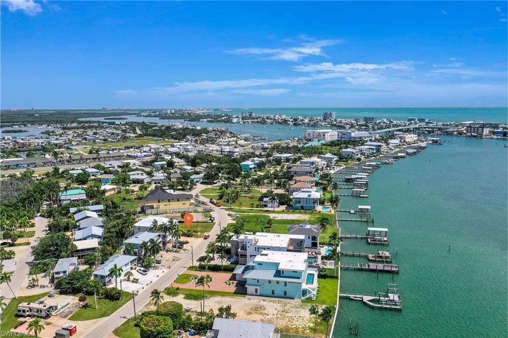 947 San Carlos DR FORT MYERS BEACH, FL 33931