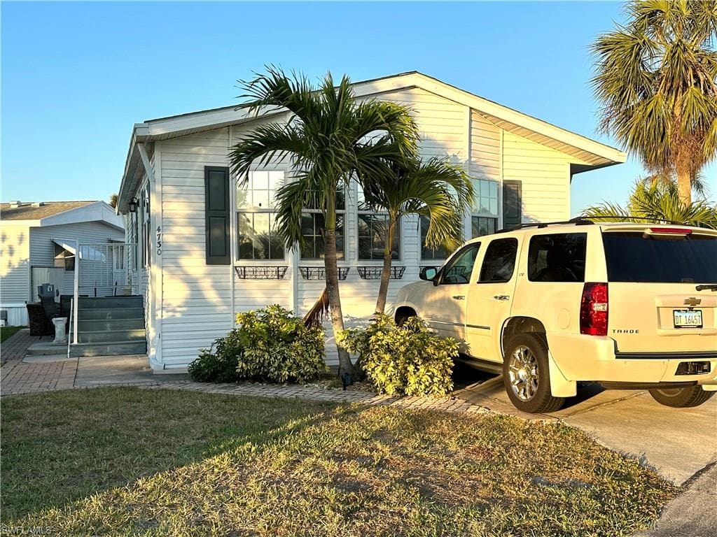 4730 Lantern LN W ESTERO, FL 33928