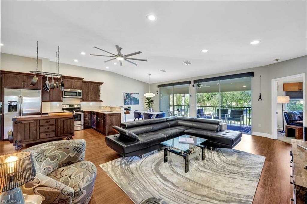 2426 Orchid Bay DR F-204 NAPLES, FL 34109