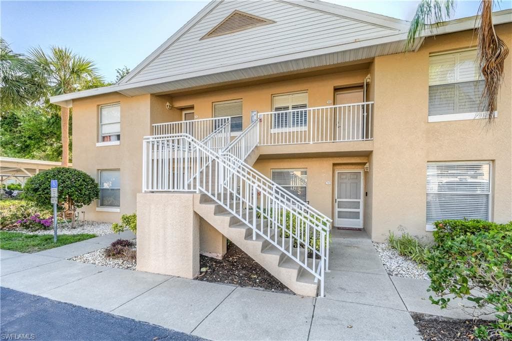 108 Pebble Shores DR 4-102 NAPLES, FL 34110