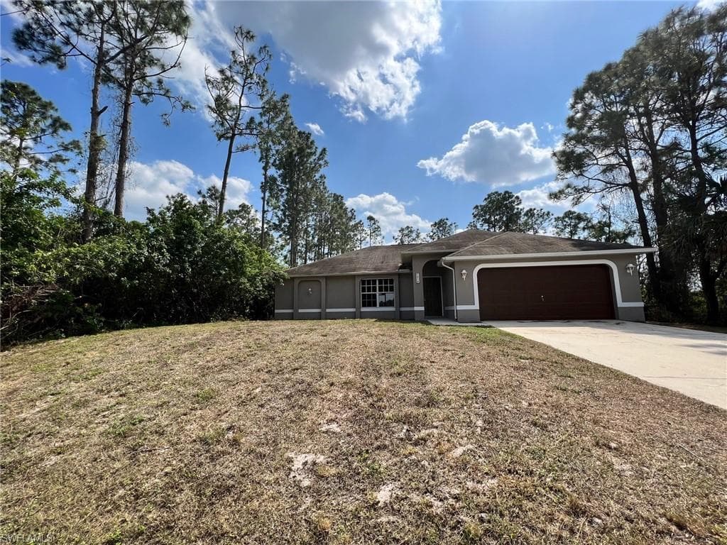 1010 Candlelight DR LEHIGH ACRES, FL 33974