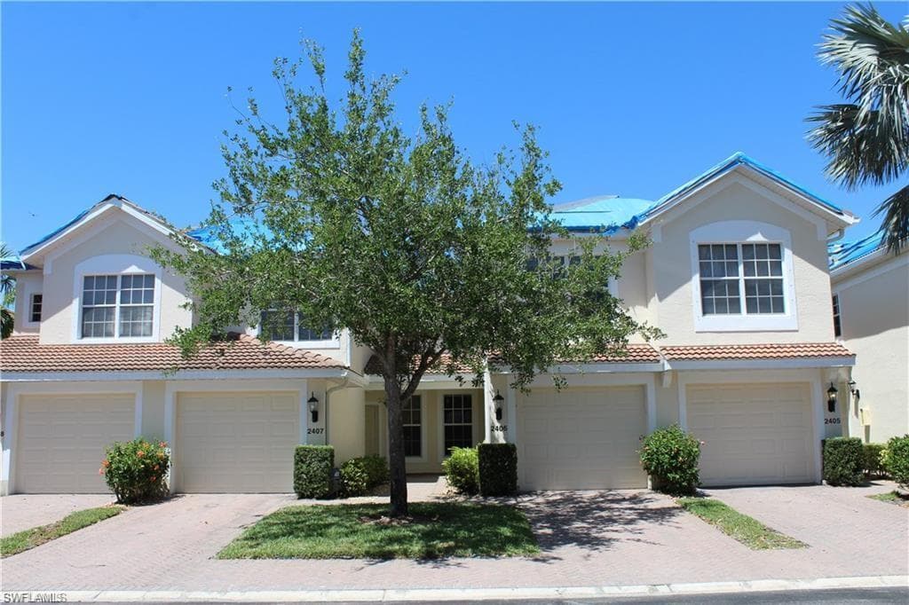 1400 Tiffany LN 2406 NAPLES, FL 34105