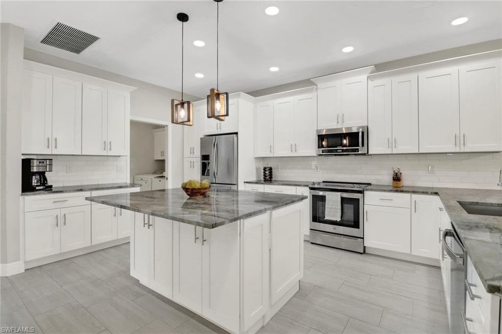 273 Stella Maris DR S NAPLES, FL 34114