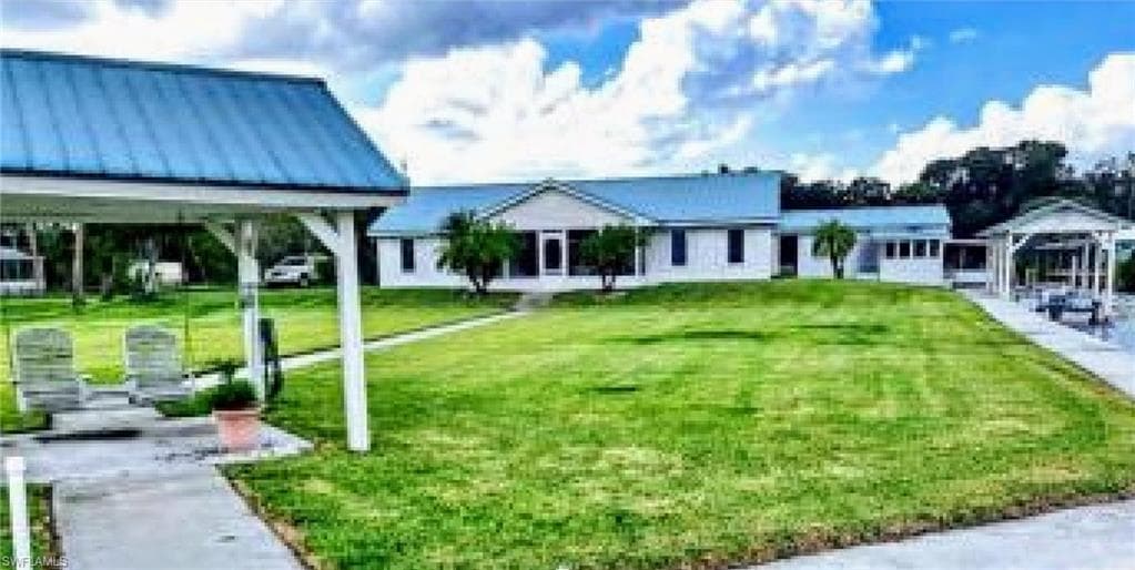 1045 Flamingo LN NE MOORE HAVEN, FL 33471